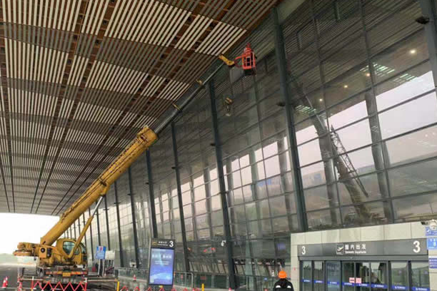 增城玻璃幕墙维护和保养